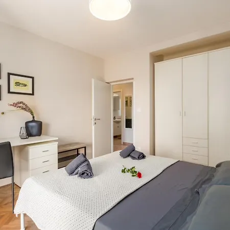 Oleandar Apartment Porec