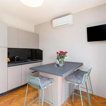 Oleandar Apartman *