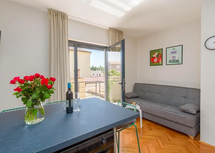 アパート Oleandar ポレッチ